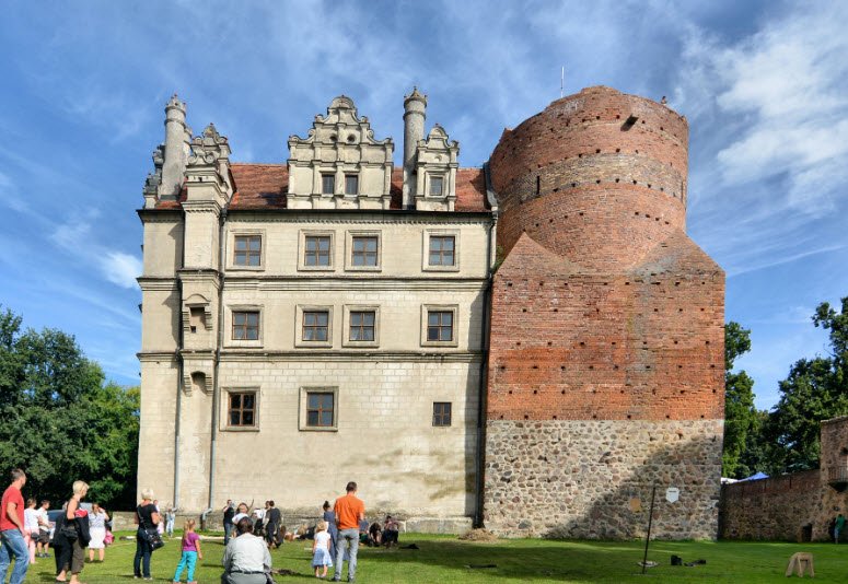 Zamek w Pęzinie, Pęzino, Poland, Poland